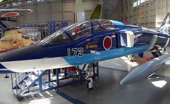 JASDF_T-2_._航空自衛隊_T-2_-_Panoramio_112104959