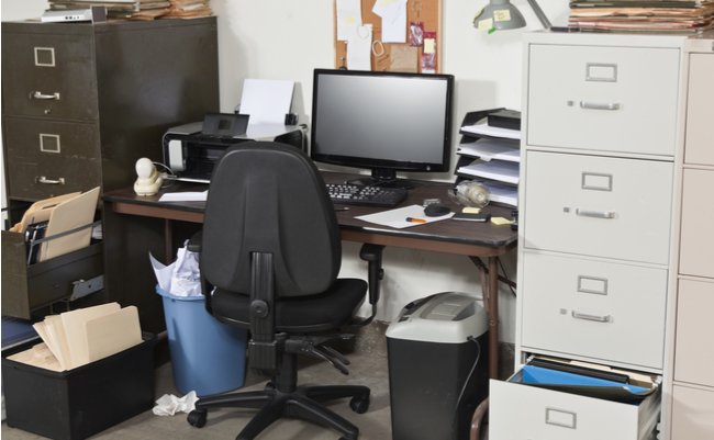 ある日突然連絡がつかなくなった社員を「退職扱い」にする方法 ある日突然連絡がつかなくなった社員を「退職扱い」にする方法