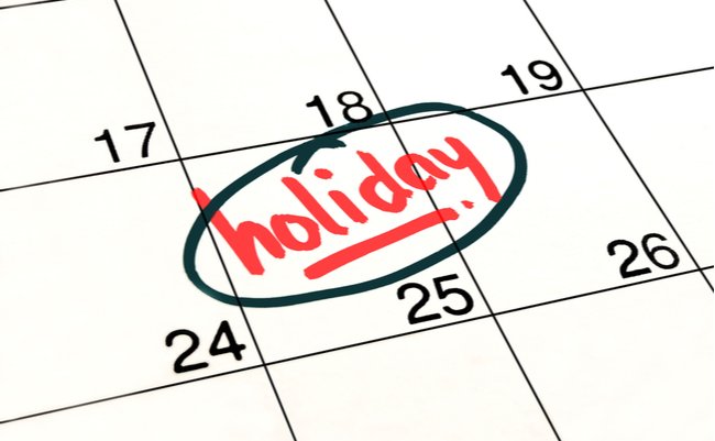 結局、会社は社員に最低何日の休日を与えなければNGなのか？