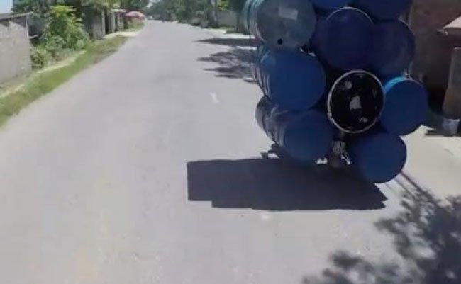 6e649840de3c598e8bf491e42ff4c5b1