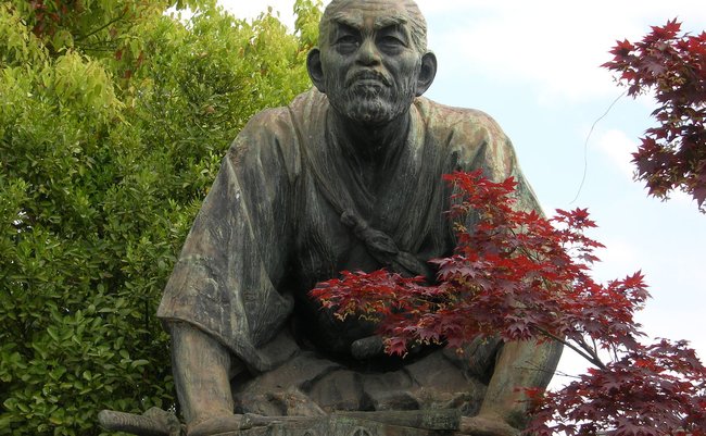 京都の待ち合わせは、土下座前。思想家・高山彦九郎の像を訪ねて