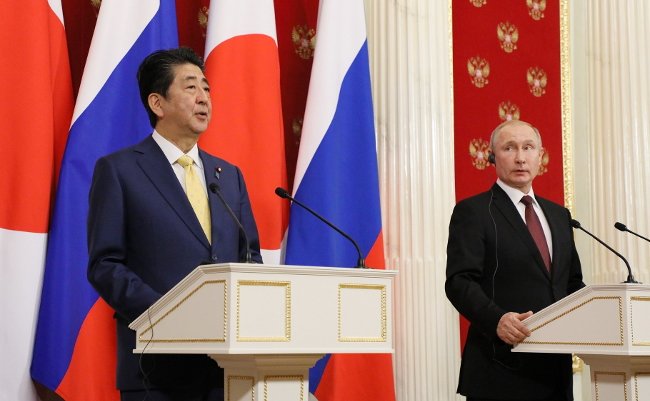 選挙対策で「北方2島返還」を安倍首相に吹き込んだ政治家の名 選挙対策で「北方2島返還」を安倍首相に吹き込んだ政治家の名