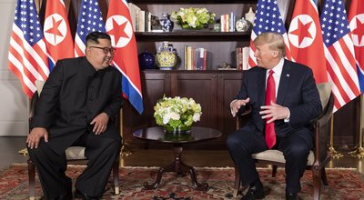 Trump-Kim_meeting_in_Capella_Hotel_(3)