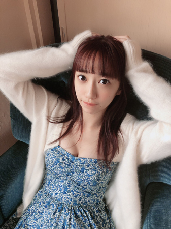 関根優那のフェミニンなグラビアにファン「可愛すぎ」