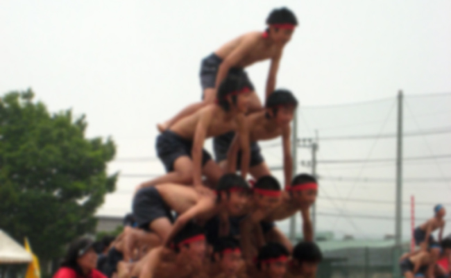危険な9段も。東大阪市の小中学校で組体操ピラミッド強行に怒りの声
