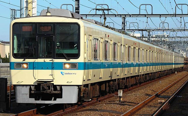 1024px-Odakyu_8000Seris_Express