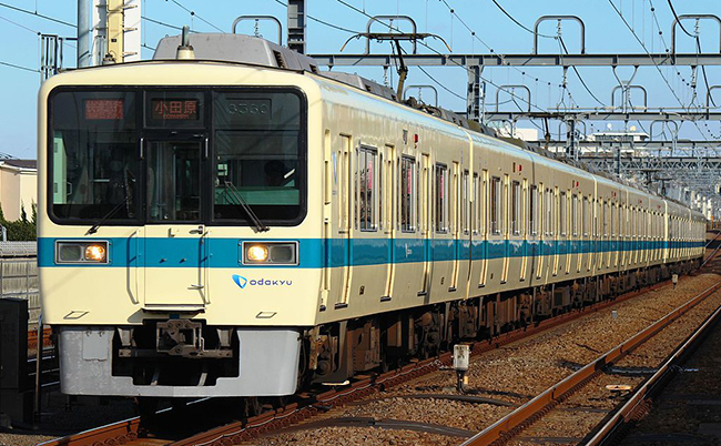 1024px-Odakyu_8000Seris_Express