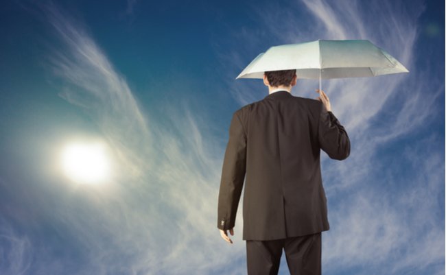 男も黙って日傘をさすべし。熱中症予防にベストな市販の日傘とは