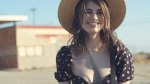 マギーのしなやか美ボディ&うるすべ美肌は女子も必見!