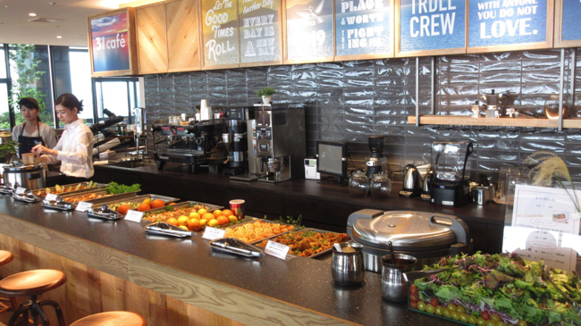 トリドール新本社、カフェ風な社員食堂