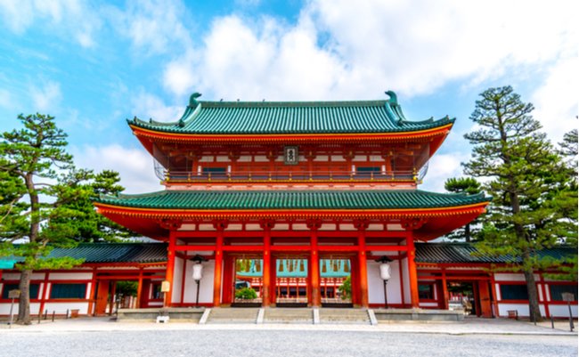 都の誇りかけ。平安神宮と「時代祭」を作り上げた京都人の心意気