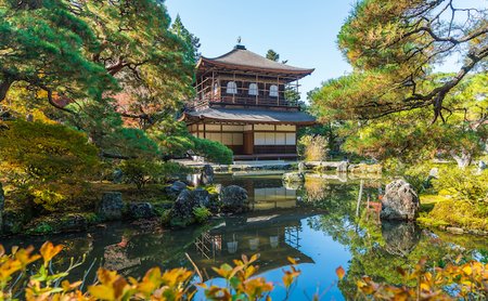 義政公の夢の跡。銀閣寺で室町幕府八代将軍も愛でた月を観る旅へ 