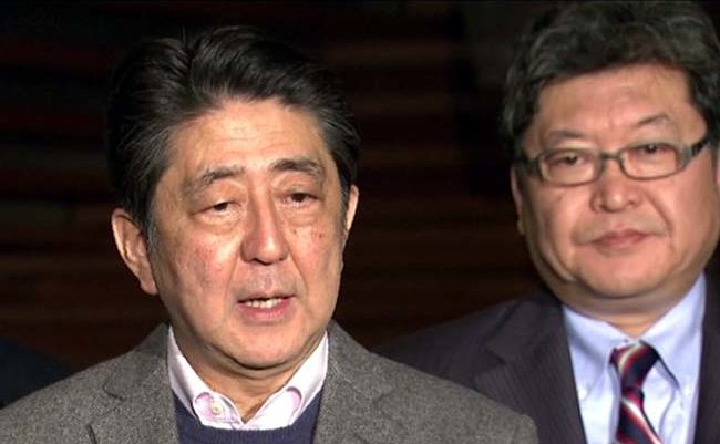 Shinzo_Abe_and_Koichi_Hagiuda_cropped_Kotaro_Nogami_Shinzo_Abe_and_Koichi_Hagiuda_20170128