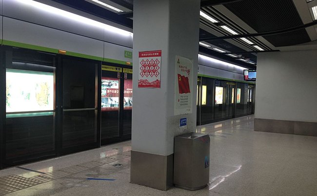 Platform_of_Wuhan_Railway_Station_2