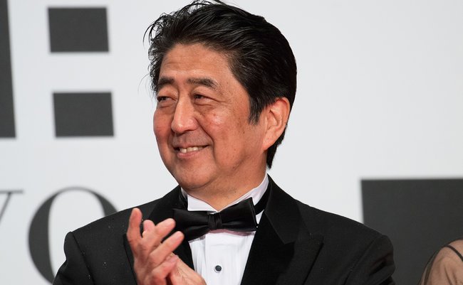 Prime_Minister_Abe_Shinzo_at_Opening_Ceremony_of_the_Tokyo_International_Film_Festival_2016_(32831191783)