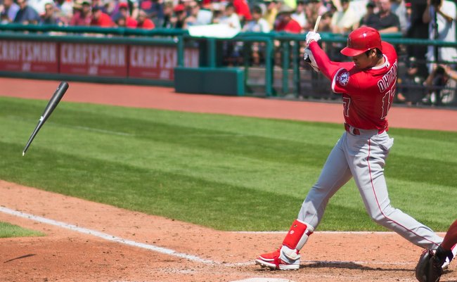 1280px-Shohei_Otani_Broken_Bat_(30099159128)