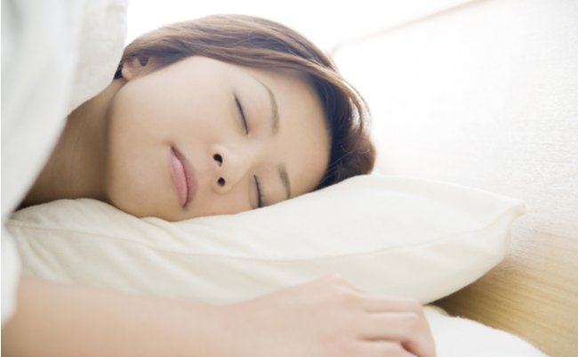 もう家族に怒られない。いびきを防ぎ安眠できる快眠枕の凄い実力
