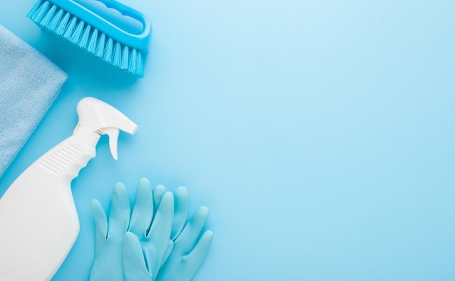 White,Bottle,,Rag,,Rubber,Protective,Gloves,And,Brush.,Cleaning,Set