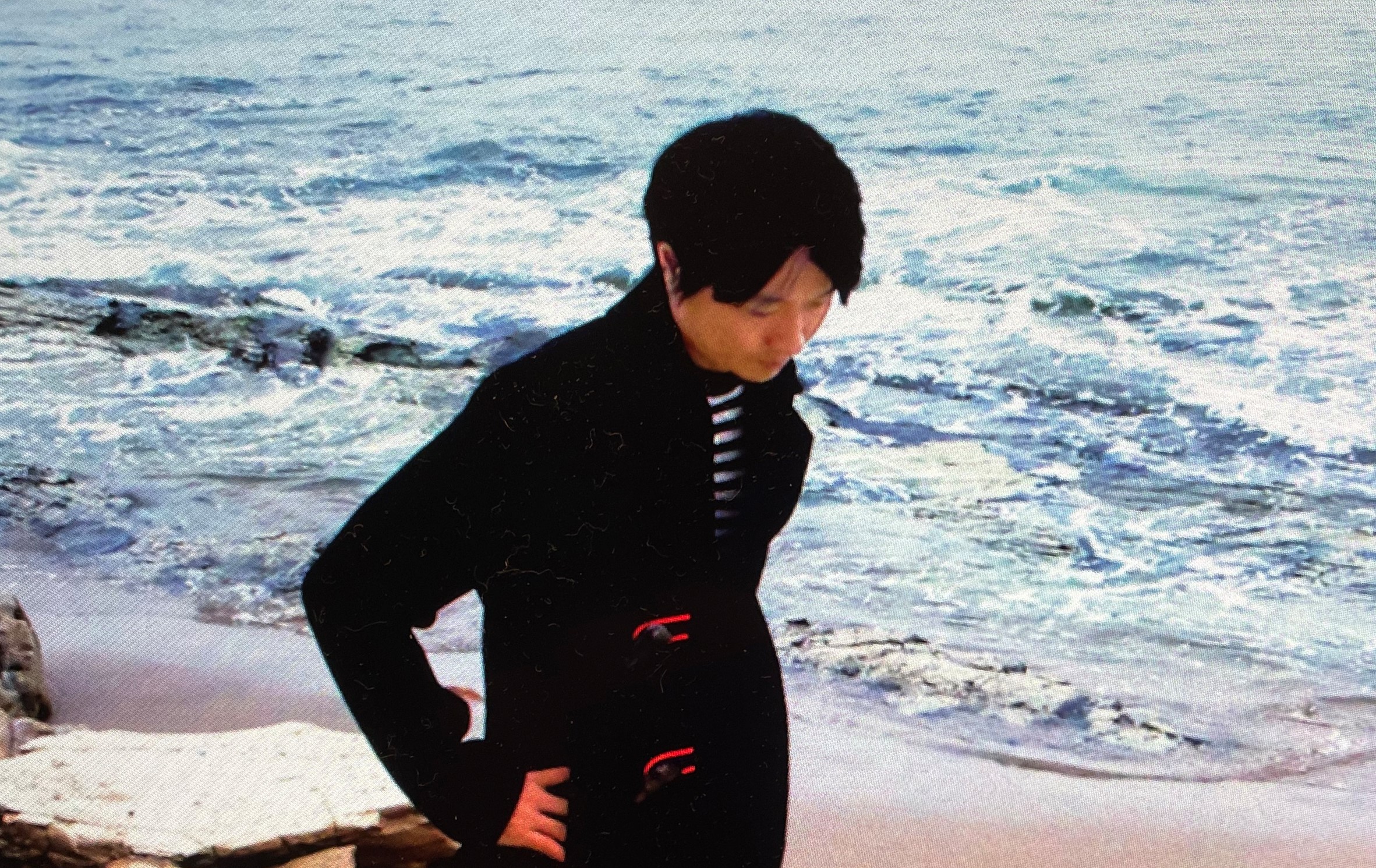 小沢健二にゲス不倫疑惑 23歳年下歌手と交際3年 子煩悩キャラはフェイク 青い髪 で交際におわせするキモおじさん まぐまぐニュース