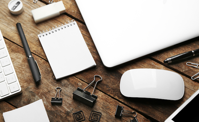 Set,Of,Office,Stationery,With,A,Computer,On,A,Wooden