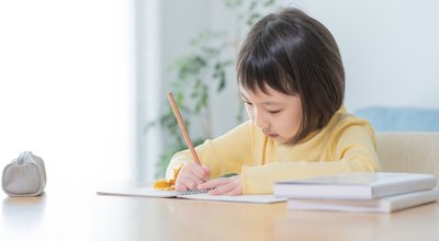 Asian,Child,Studying,In,The,Room
