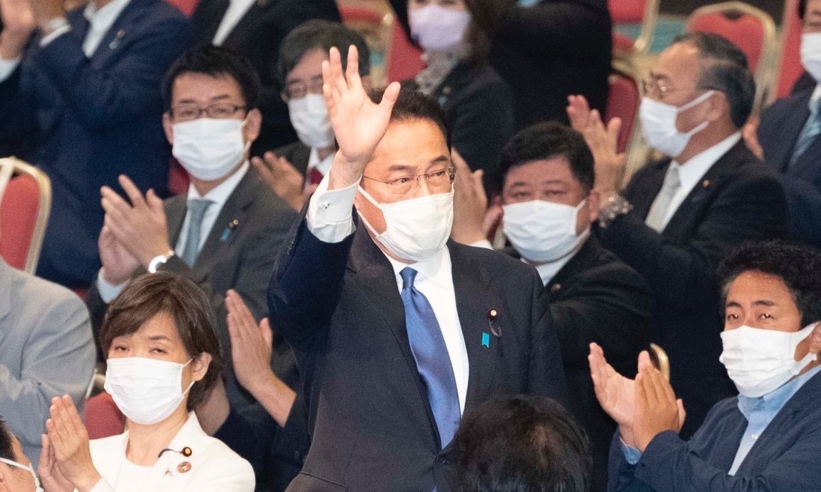 岸田首相_自民党インスタ_トリ済み