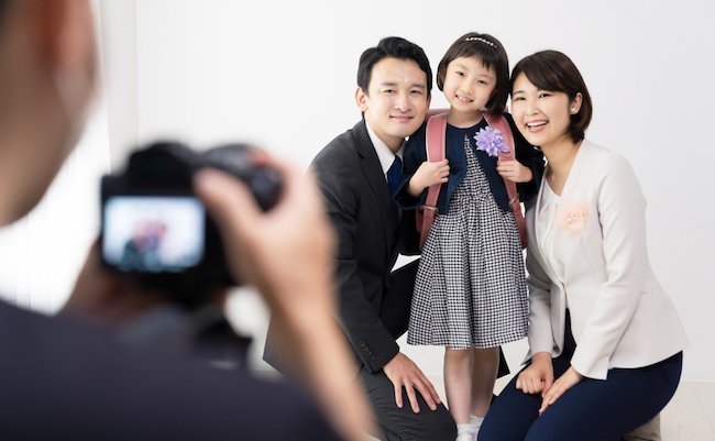 Asian,Family,Shooting,A,Commemorative,Photo.,Photo,Studio.