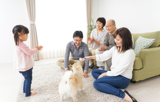 高齢だからと“住み替え”や“建て替え”をあきらめていませんか？定期収入があれば利用可能、60歳以上対象の画期的な住宅ローン
