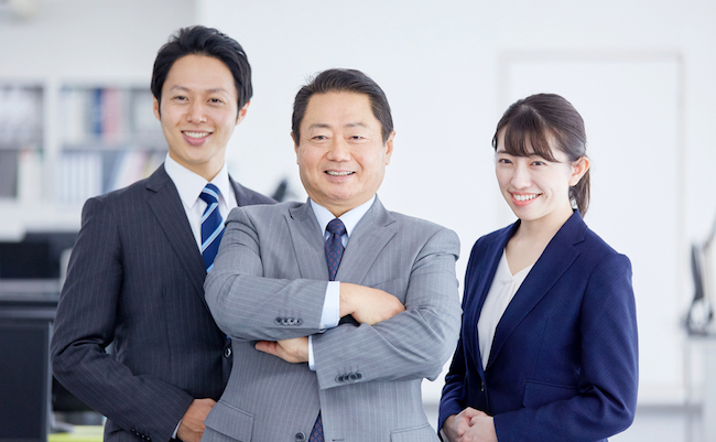 Portrait,Of,Asian,Office,Worker,At,The,Office