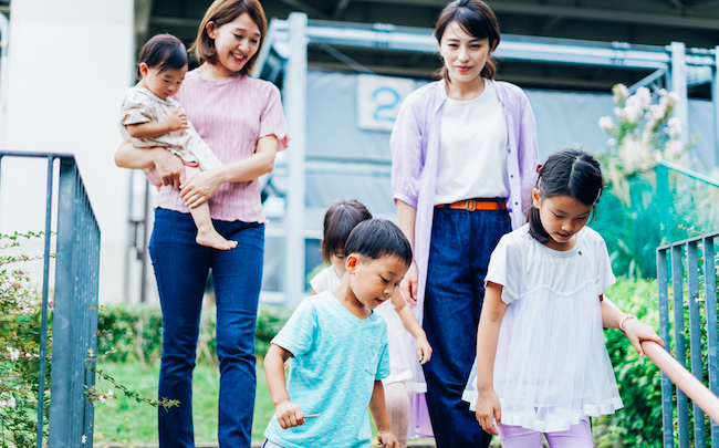 Mom,Friends,And,Children,Taking,A,Walk,Outside