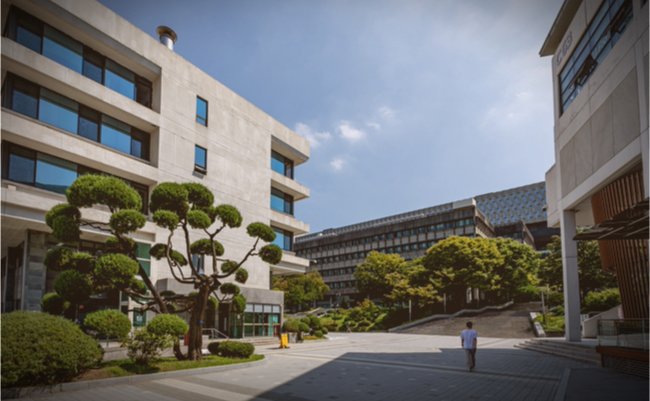 shutterstock_2125488566