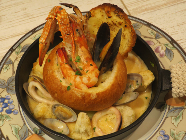 「北国とミルク」のおすすめメニュー「海の幸と濃厚クリームソースのぐらたんパスタ」1,690円(税込)