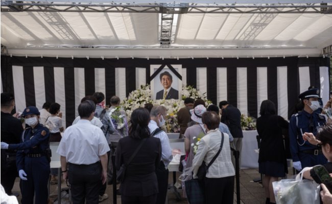 小林よしのり氏が総括。安倍「個人崇拝」国葬で日本が世界に晒した恥