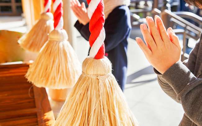 People,Who,Worship,At,Temples,In,The,New,Year/in,Japan,