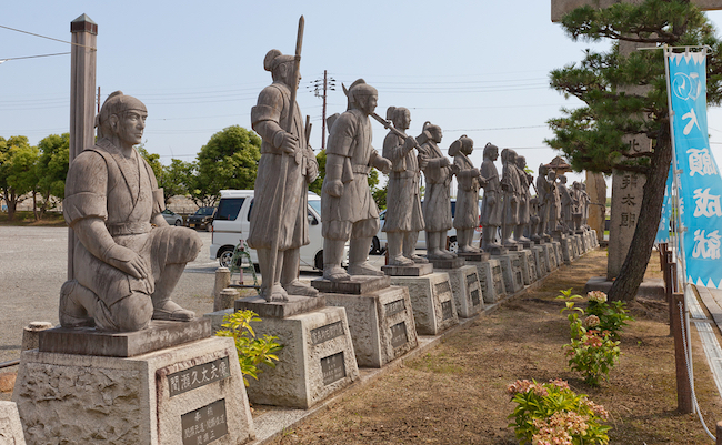 AKO, JAPAN - JULY 18, 2016: Statues of famous 47 ronin in the Oishi Shrine. Shrine is dedicated to 47 loyal samurai (described in Chusingura tale) and is located on the grounds of Ako Castle, Japan