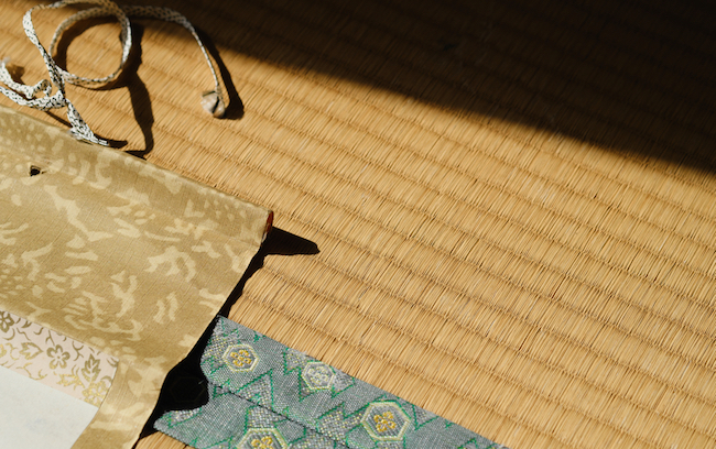 Japanese-style,Scrolls,In,The,Light