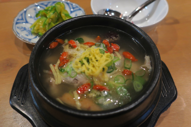 参鶏湯はSOME GET TOWNの看板メニュー。「韓国スタンド＠」でもメインに位置づけられている