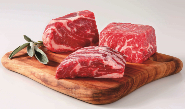 「プレミアムカルビ」では熟成肉の塊肉を単品でも注文することができる