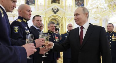Russian,President,Vladimir,Putin,(r),Toasts,With,Russian,Soldiers,After