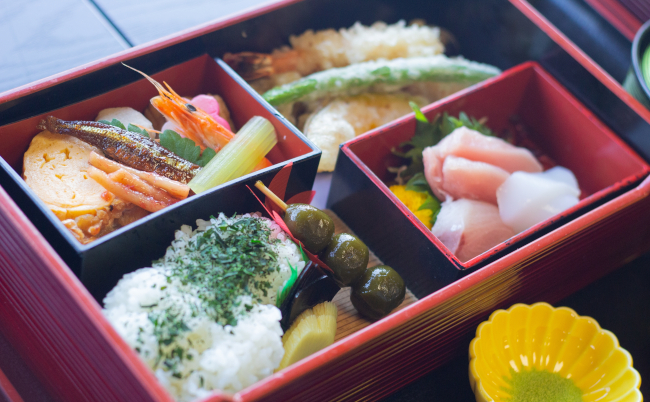 Japanese,Food,With,Raw,Fish,,Rice,,Tempura,And,Others.,Traditional