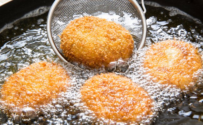 Home cooking croquettes, cooking, frying
