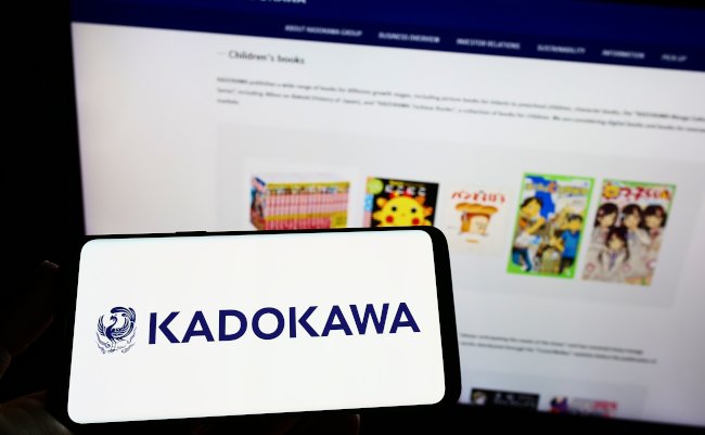 Stuttgart,,Germany,-,09-08-2022:,Person,Holding,Mobile,Phone,With,Logo