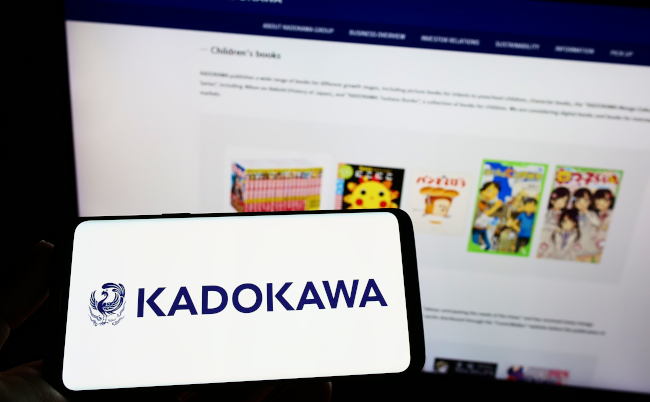 Stuttgart,,Germany,-,09-08-2022:,Person,Holding,Mobile,Phone,With,Logo