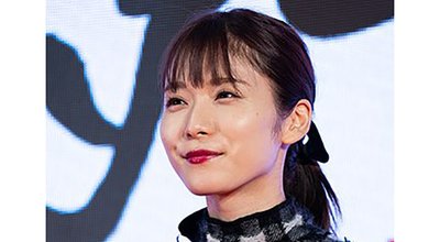 330px-Matsuoka_Mayu_from__One_Night__at_Opening_Ceremony_of_the_Tokyo_International_Film_Festival_2019_(49014075057)
