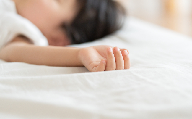 Asian,Child,Taking,A,Nap