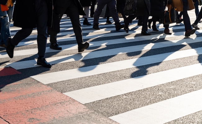 Crowd,Of,Asian,Business,People,Walking,City,Street,Crosswalk,With