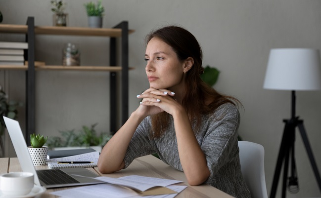 Pensive,Young,Caucasian,Woman,Distracted,Form,Computer,Work,Read,Letter