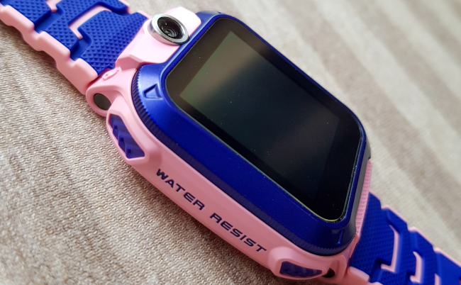 Mataram,,Indonesia-june,18th,,2022-,Smartwatch,Imoo,Brand,Z5,Pink,Blue