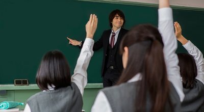 Japanese,Girls,To,Raise,The,Japanese,Teachers,And,Hand