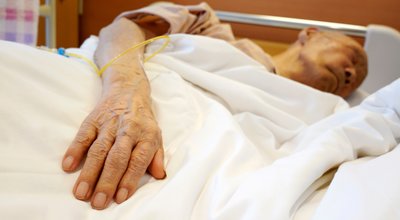 Closeup,Of,Elderly,Patient,Hand,With,Intravenous,Drip,At,The